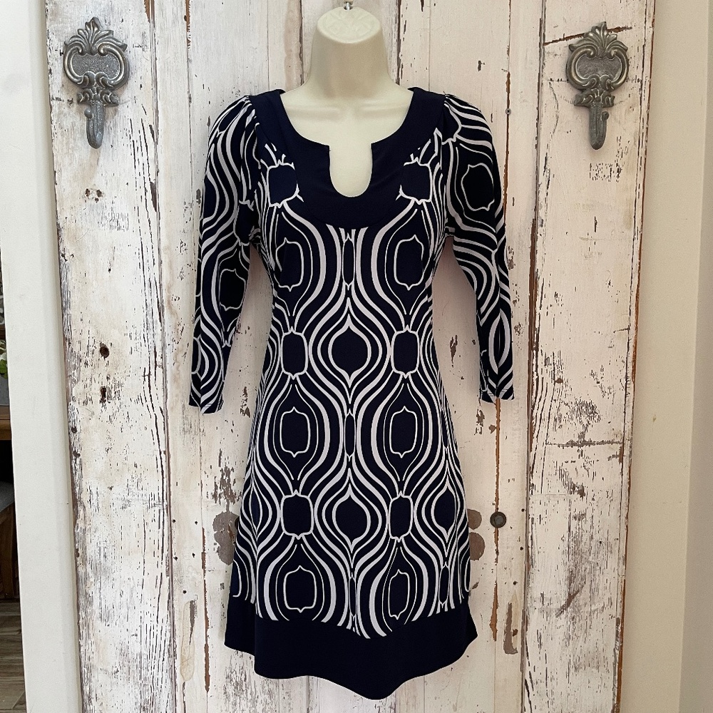 Sweet Storm Juniors Size Medium Navy Blue White Keyhole Shift Casual Work Dress